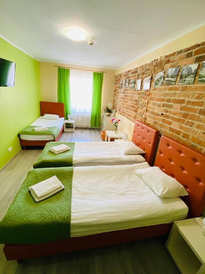 Hostel Freedom Torun Bagian luar foto
